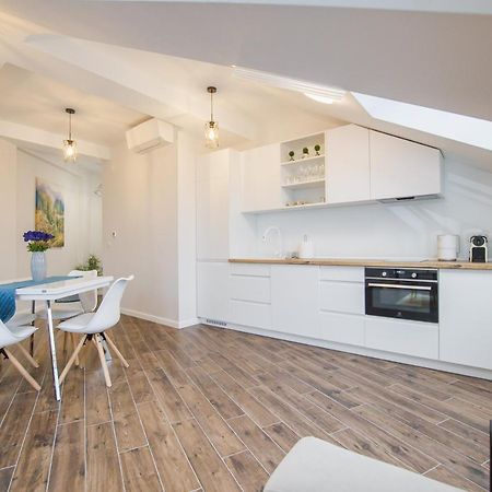 Skylight Loft Near City Center 拉迪亚 外观 照片