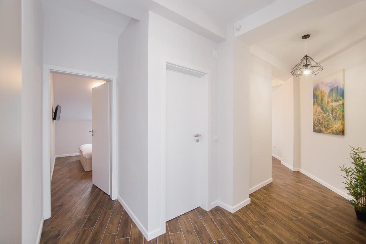 Skylight Loft Near City Center 拉迪亚 外观 照片