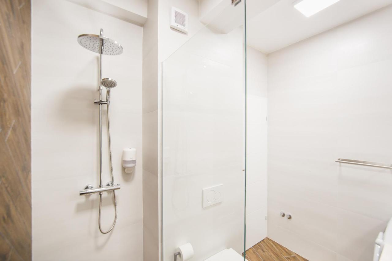 Skylight Loft Near City Center 拉迪亚 外观 照片