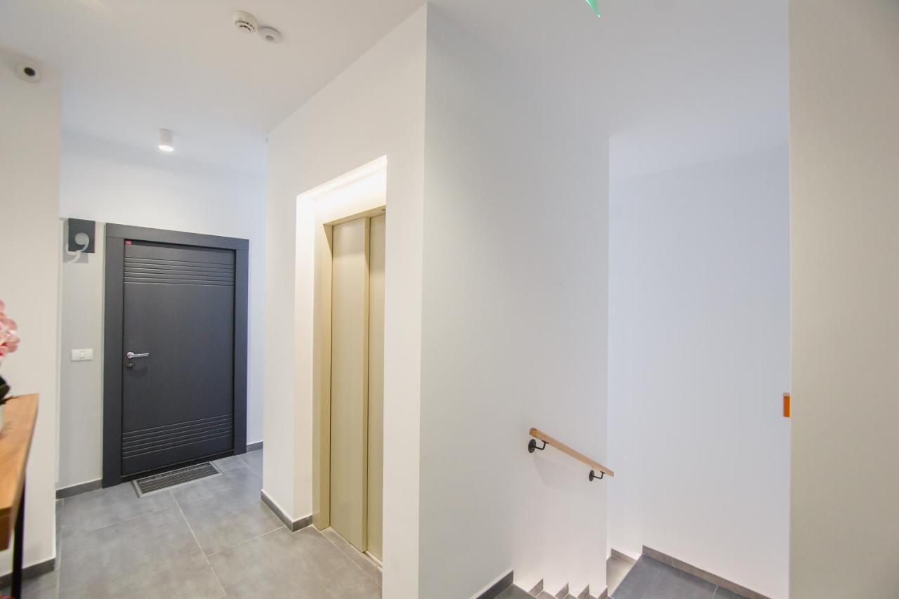 Skylight Loft Near City Center 拉迪亚 外观 照片